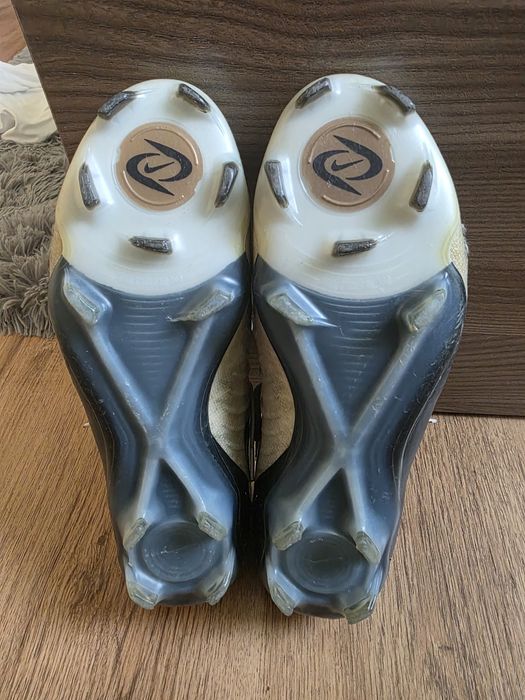 Бутонки.Nike.Elit. 42номер.