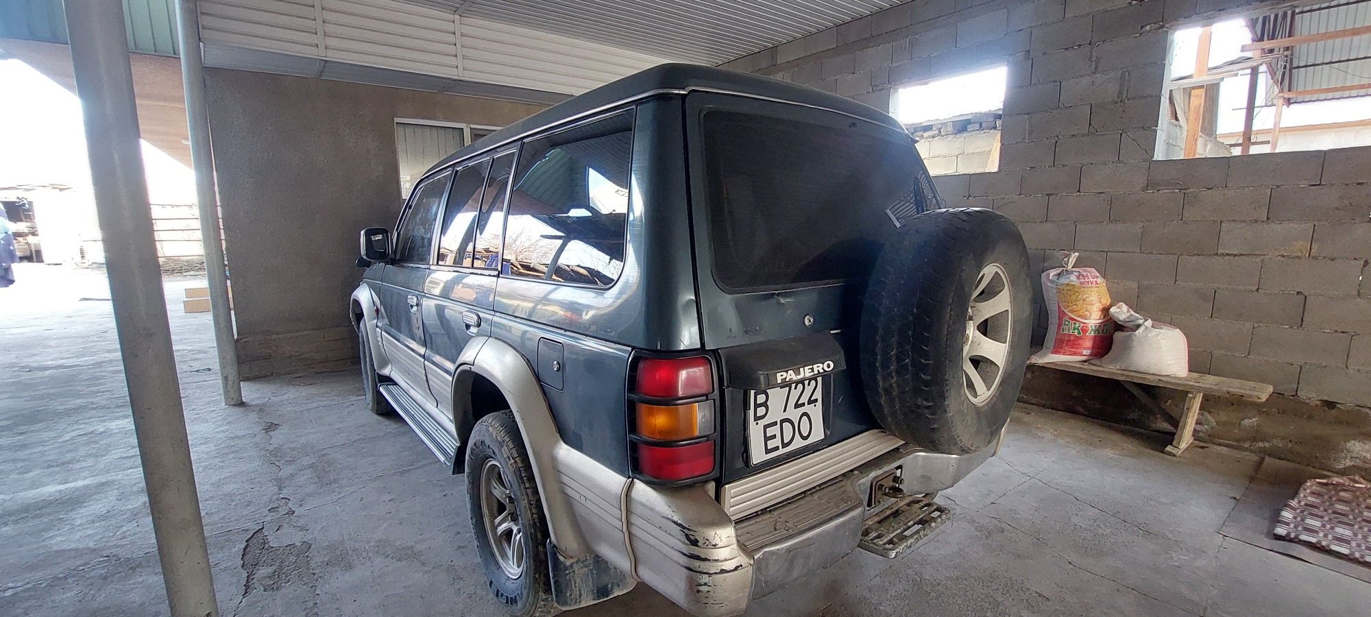 Mitsubshi pajero