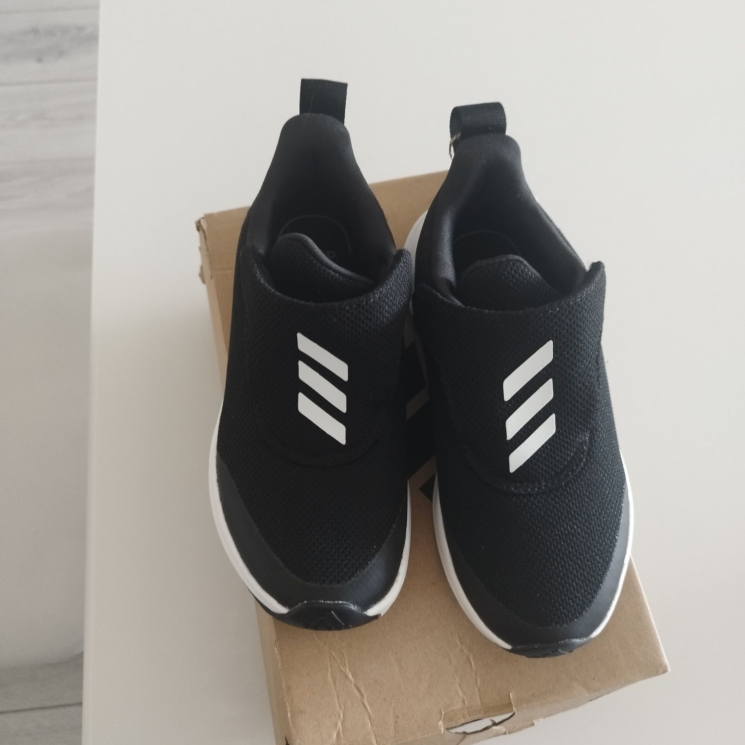 Новые фирменные детские кроссовки Adidas 31р