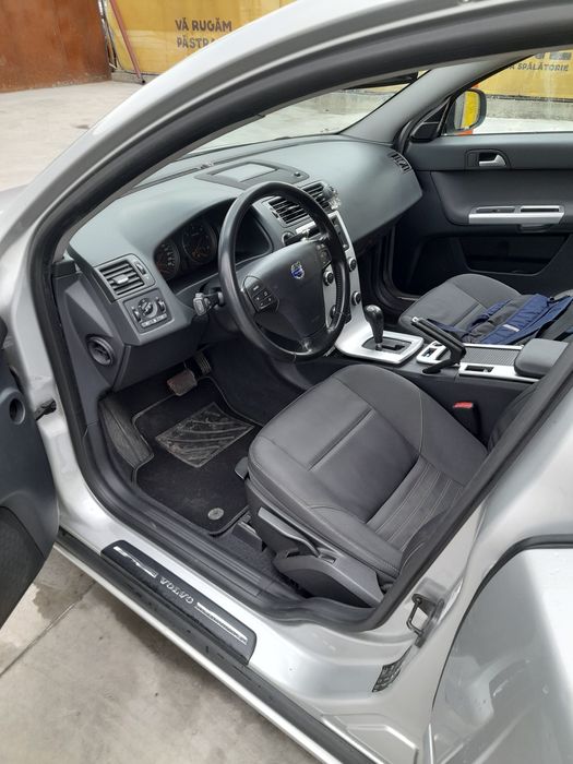 Volvo V50 2010      ll