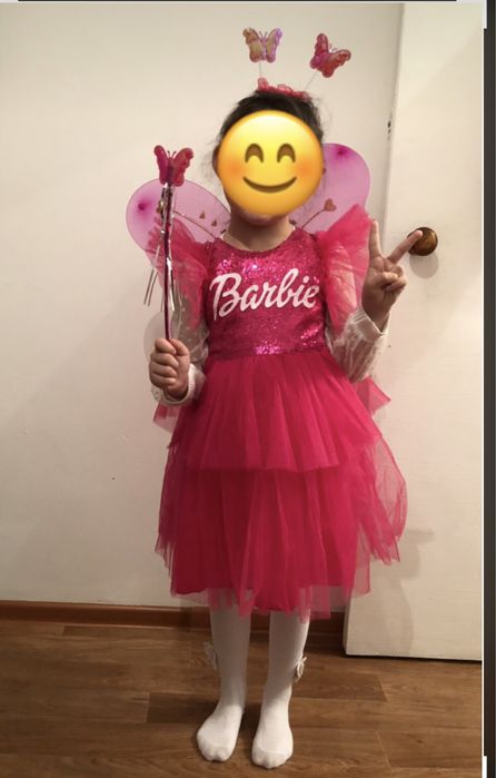 Продам платье на девочку 7-8 лет.