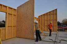 Cabana stil A Frame, casa, foisoare si terase din structura de lemn