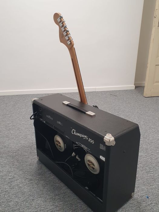 Set Amp Fender Champion 100 + Squier Bullet Mustang chitara electrica