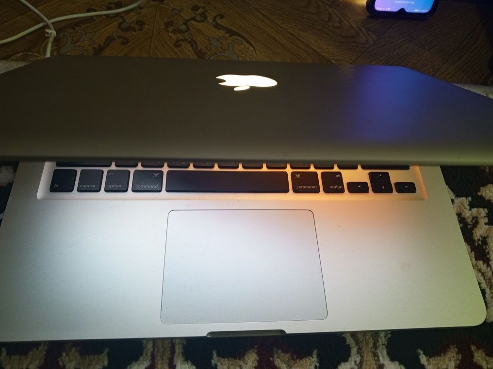 MacBook Pro 13-inch Eary