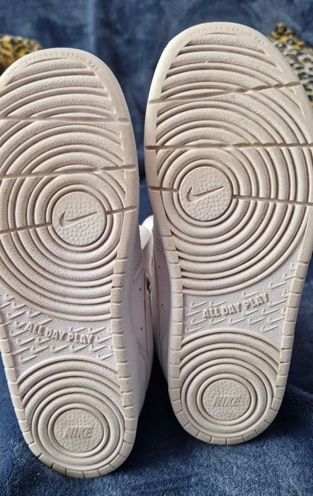 Adidași Nike, mărimea 35.