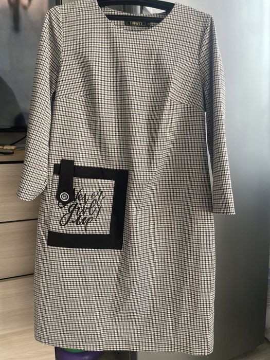 Продам новые платья