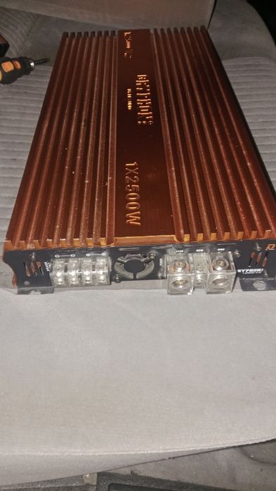 Усилитель 1х2500