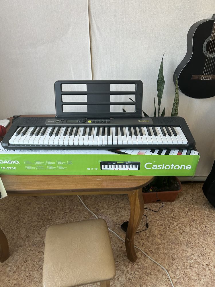 СРОЧНО!! Синтезатор Casio Casiotone CT-S300C7
