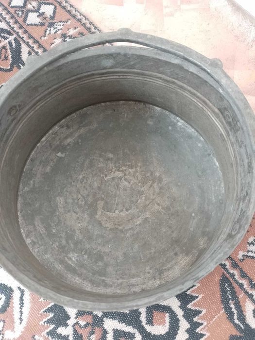 Продавам 2 броя Медни Менци