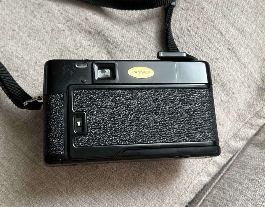 Aparat foto pe film Yashica Auto Focus 35mm+ husă originală funcțional