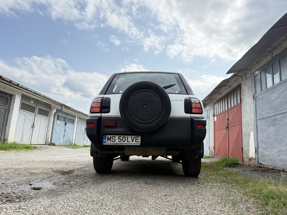 Toyota rav4, facelift 1998, vopsit raptor, ac, scaune piele incalzite