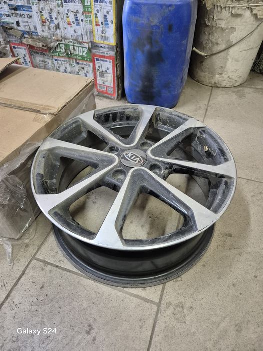 Продам диск R16 в комплекте
