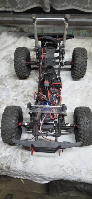 Продавам rc crawler 1:10