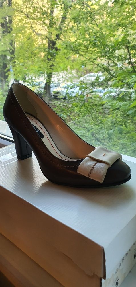 Pantofi de piele dama
