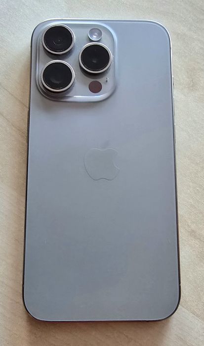 iPhone 15 Pro, 128GB, Natural Titan, в гаранция, перфектно състояние
