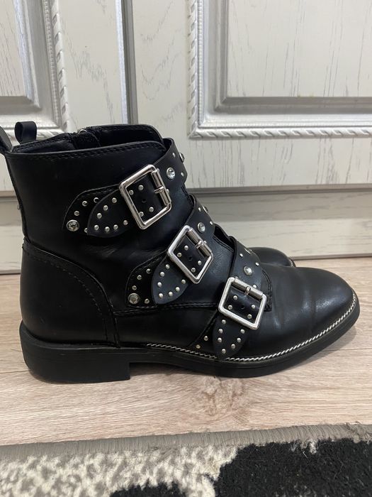 Натуральная кожа сапог осений