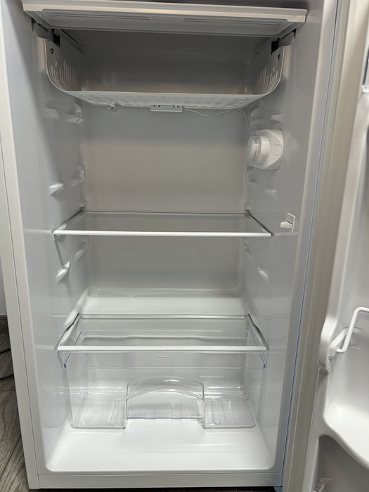 Frigider Heinner cu congelator