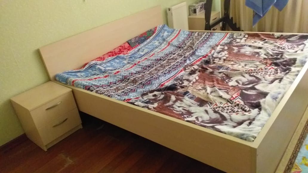 Кровать для спальней