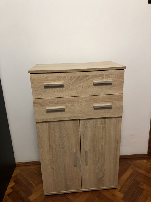 Vând comodă: L. 60 / l. 33 / Î. 97. Stare foarte bună.