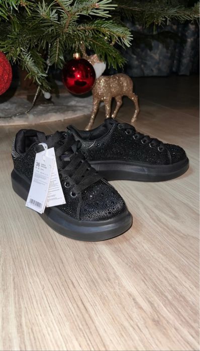 Sneakersi cu pietre Nine West