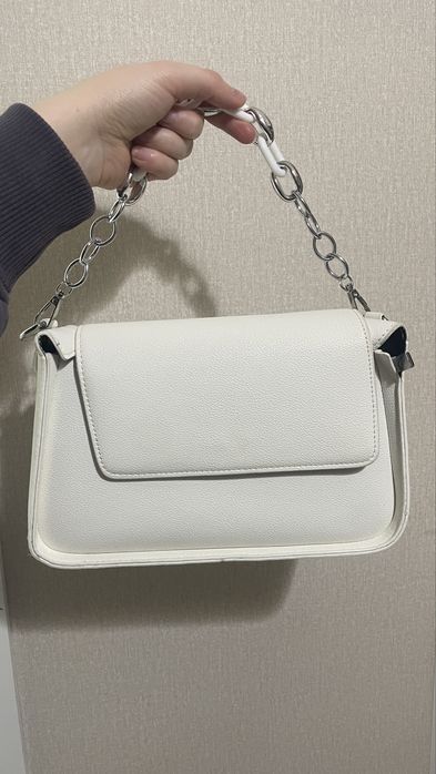 Продам сумку белую