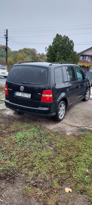 Vând Volkswagen Touran