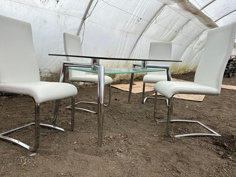 Masa sticla cu scaune