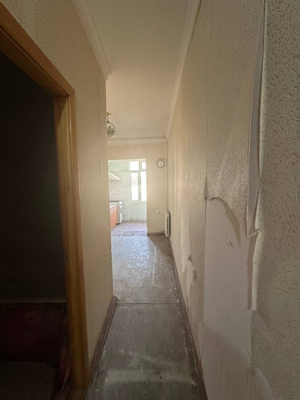 2-xonali 3-qavatda 62m² kvartira sotiladi.
4-qavatli panelniy dom.
6-m