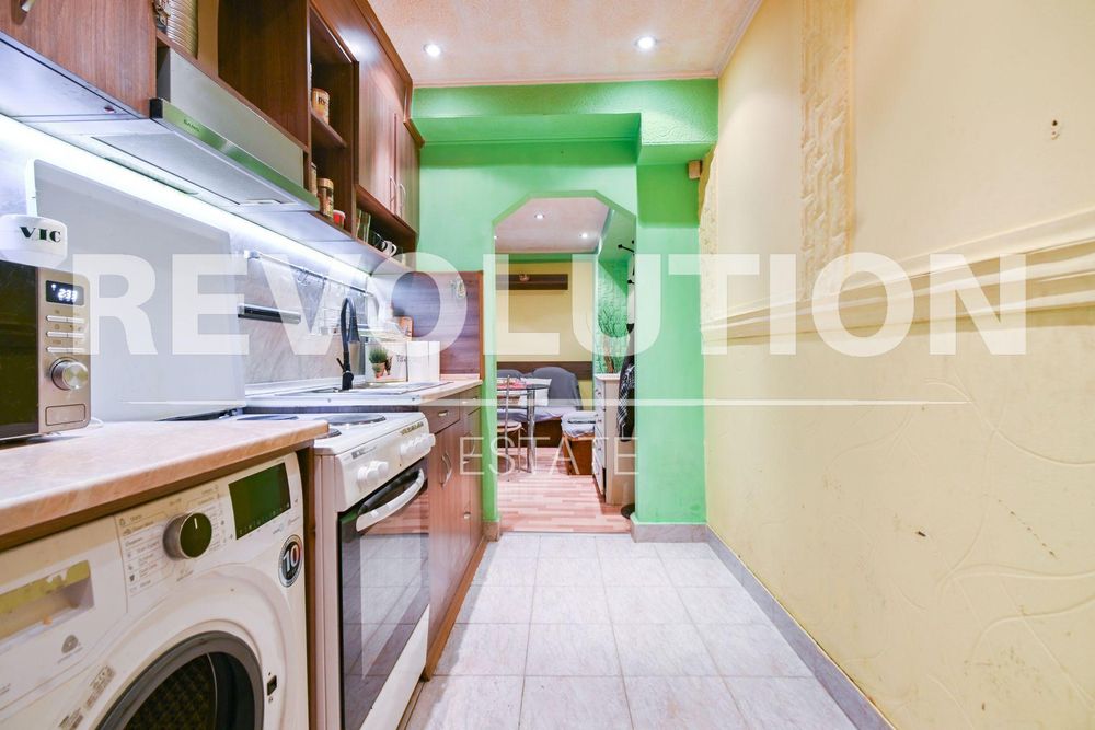 Продава се Едностаен апартамент в София, Люлин 4 - 46 кв.м за 2392 €/кв.м - Снимка #2