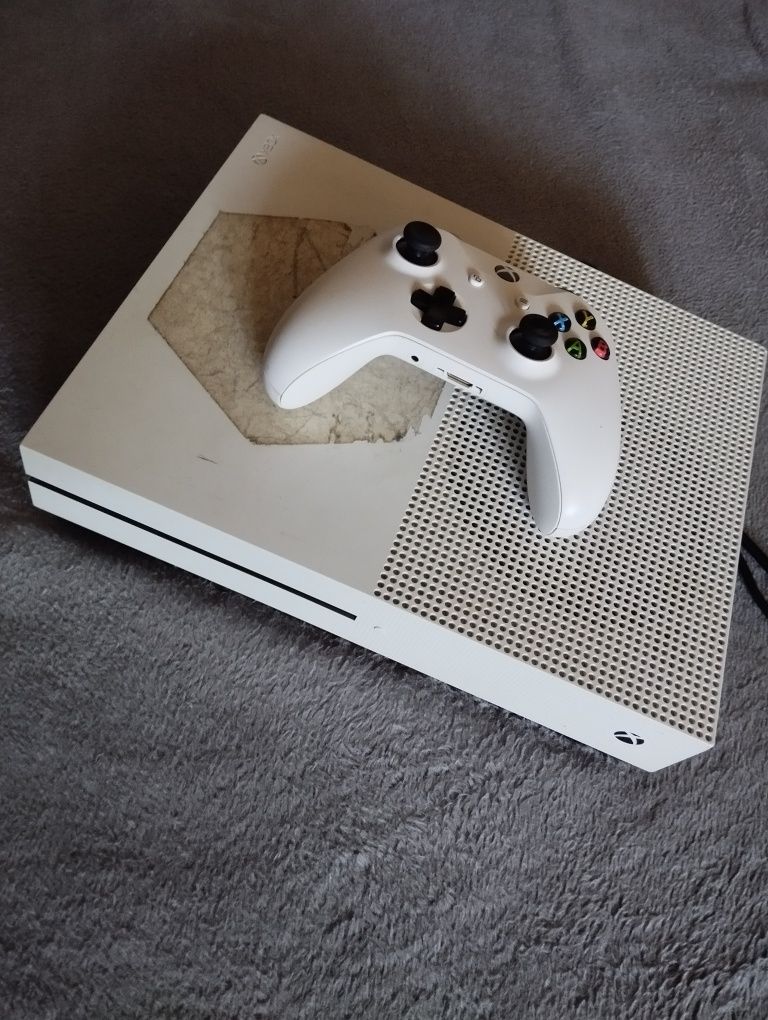 Vând Xbox one s cu jocuri