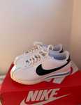 Nike Cortez alb cu negru marimea 40 noi originali