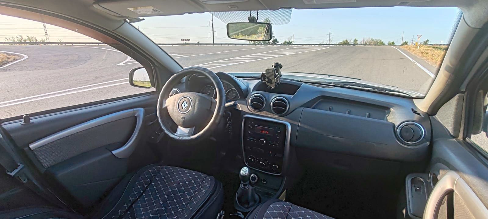 Renault Duster 2013 • 1.6 • Механика • 4WD • Отличное состояние