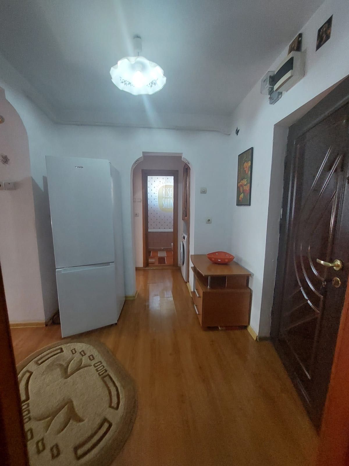 Închiriez apartament 2 camere Micro V