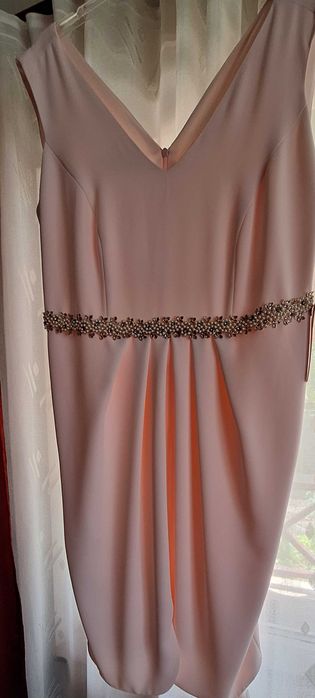 Compleu elegant rochie cu sacou lung produsă de designer spaniol