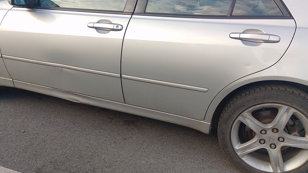 Lexus IS200 2.0 155 к.с.