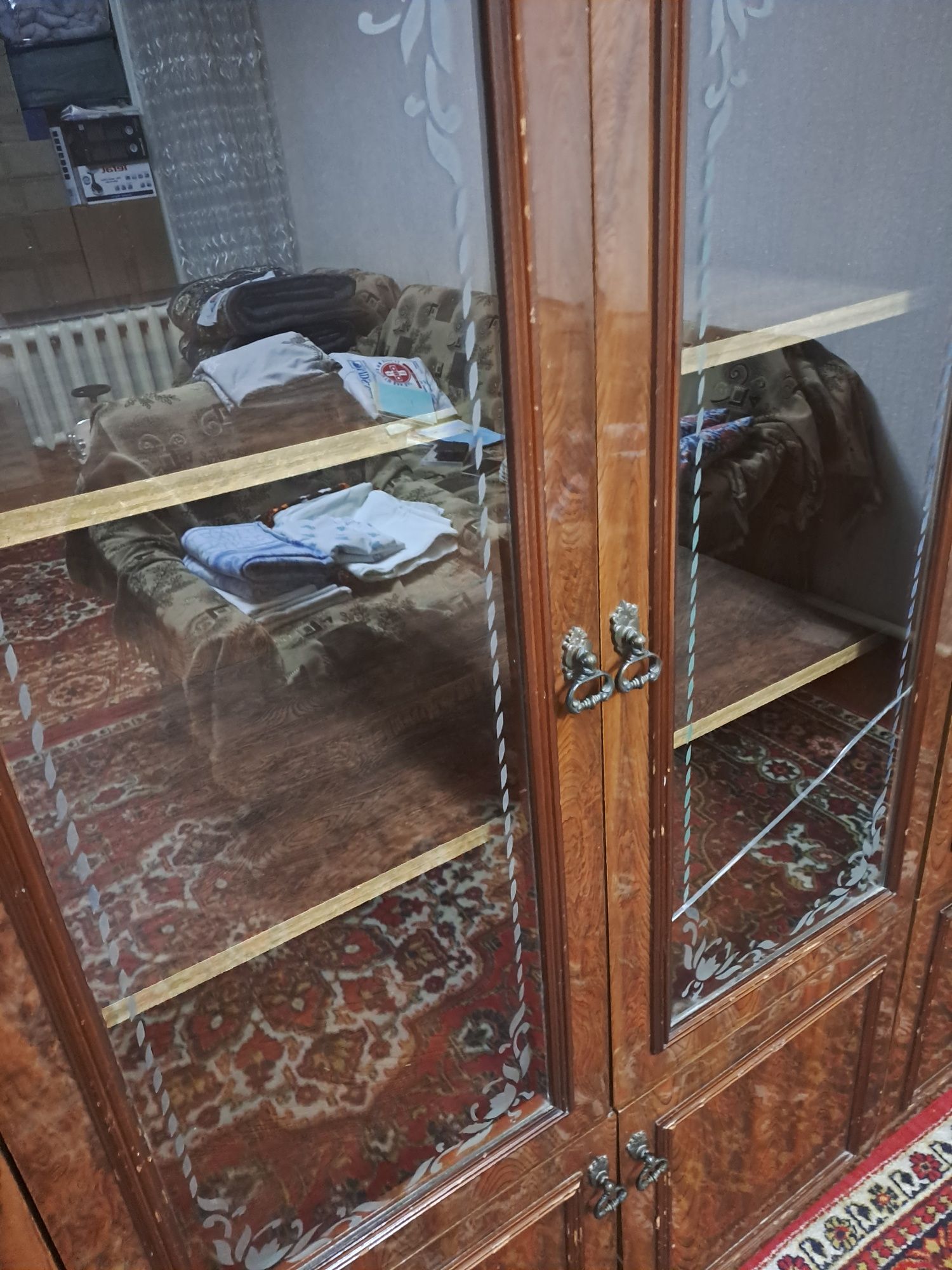 Продаеться мебель