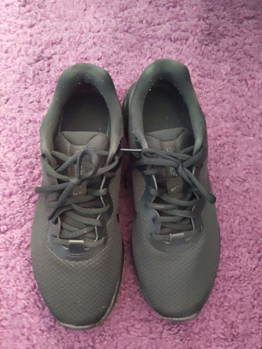 Nike Revolution 6