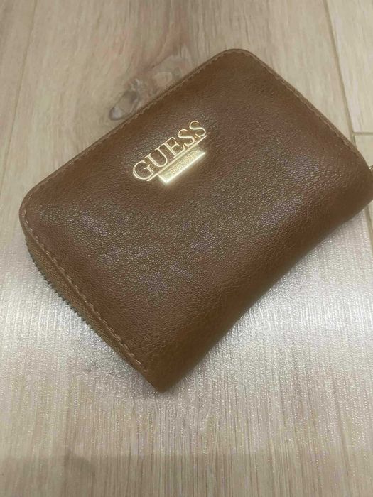 Дамски портфейл GUESS