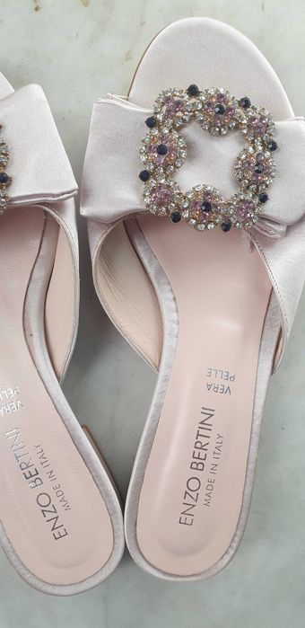 Enzo Bertini Papuci de satin cu strasuri