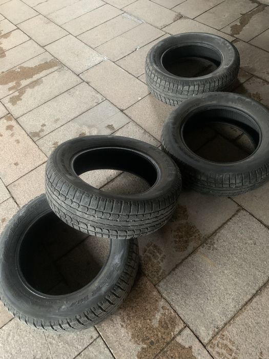 Комплект зимних шин
