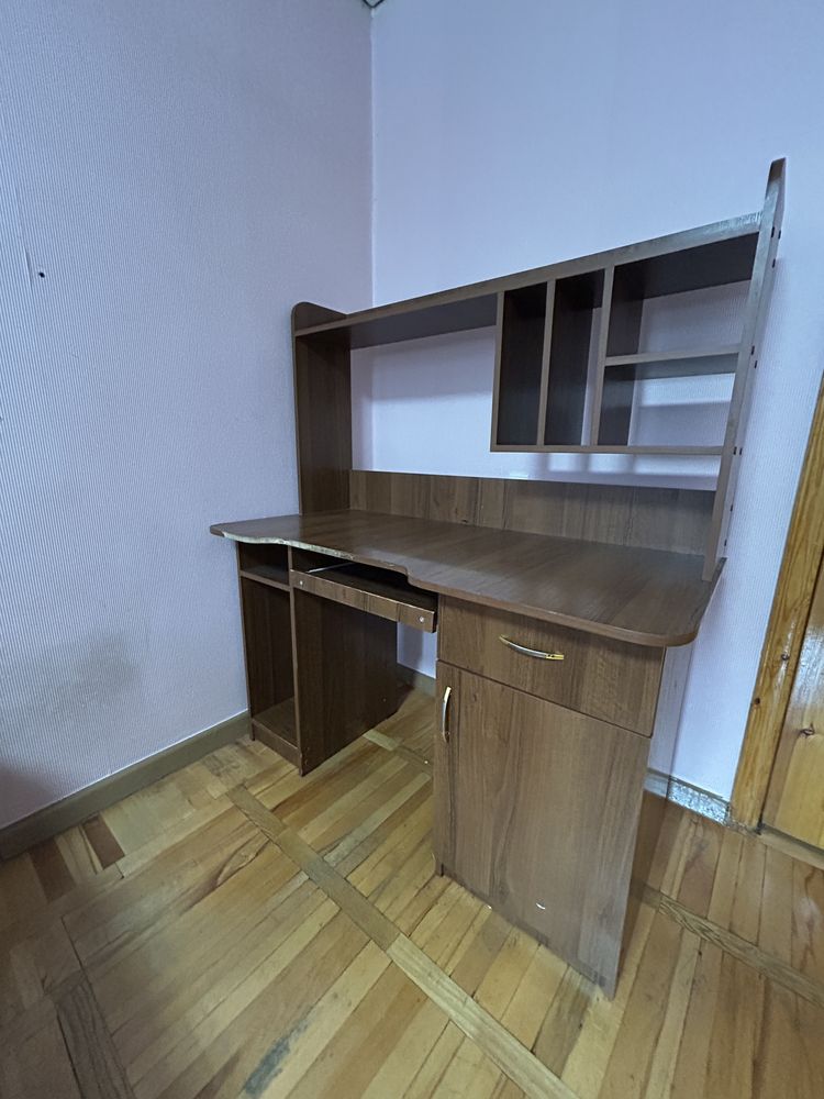 Стол для компьютера