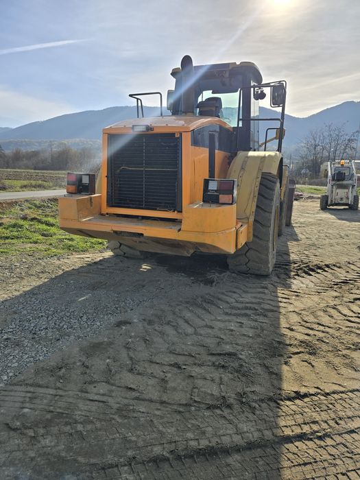 Încarcator frontal CAT 966 G închiriez