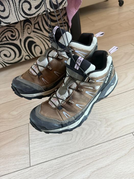 Salomon marime 40