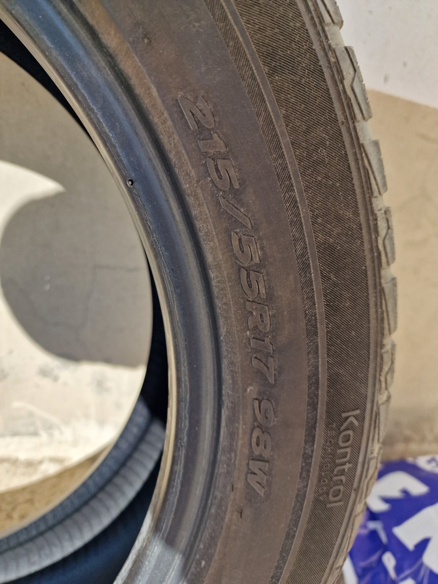 Гуми Hankook Kinergy 4s 215/55R17 всесезонни