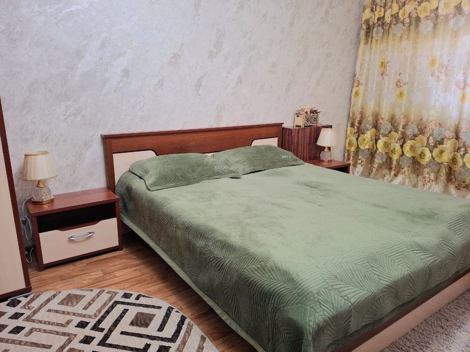Продаётся недорого двухместный кровать с тумбочками!