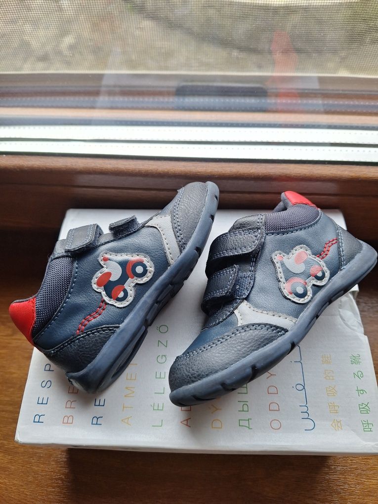 Pantofi Geox  marimea 21