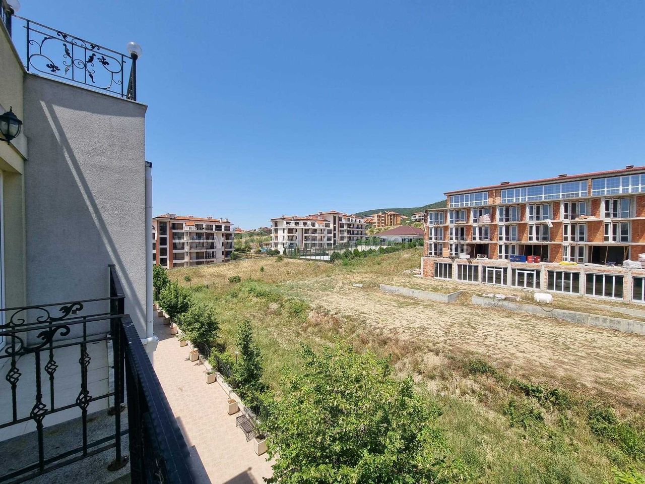 Продава се Тристаен апартамент в Свети Влас - 112 кв.м за 1063 €/кв.м - Снимка #18