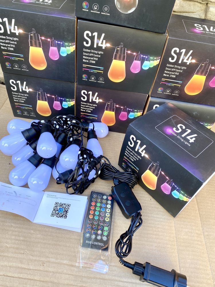 Страхотни нови смарт лампи съчетание от 84 светодиода и 15 RGB крушки