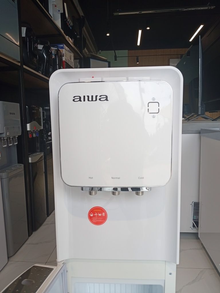 Кулер для воды Aiwa Crystall с холодильником