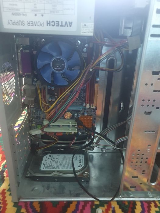 2 ta komp va 1 ta noutbuk sotiladi.